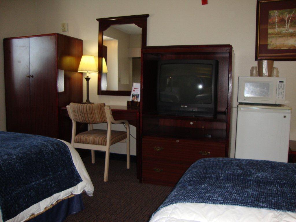 Rodeway Inn & Suites Lewisville I-35 Екстер'єр фото