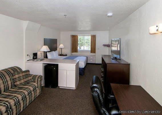 Rodeway Inn & Suites Lewisville I-35 Екстер'єр фото